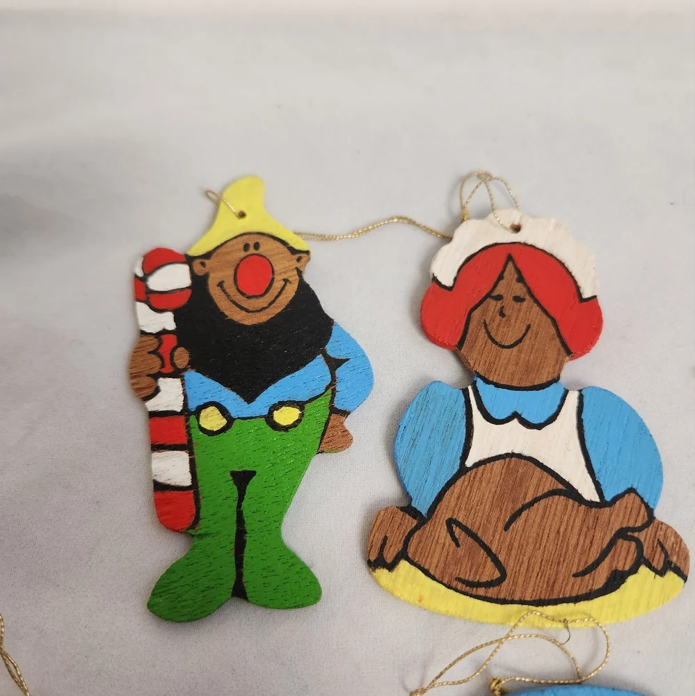 12 Flat Wooden Christmas Ornaments Vtg Snowman Bird Soldier Sled